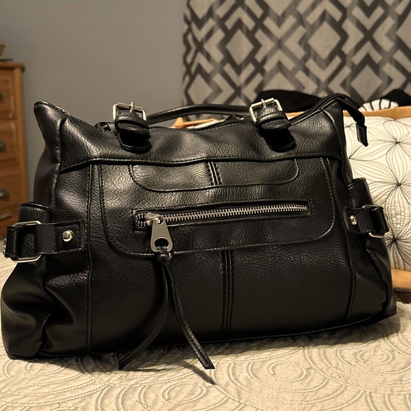 PAYLESS SHOESOURCE BLACK BAG. - Picture 1 of 7